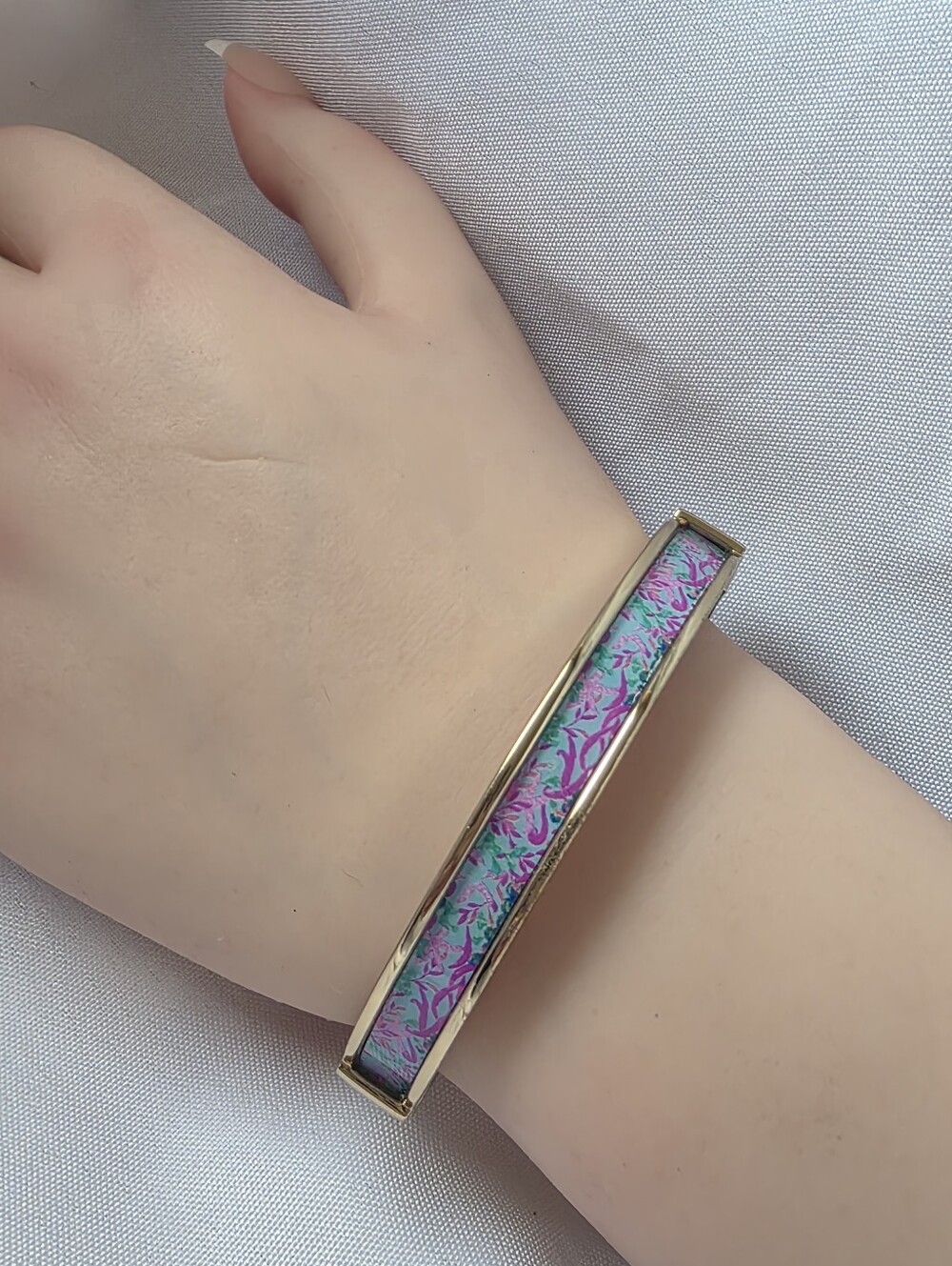Lilly Pulitzer Floral Printed Gold Tone Magnetic Hing Bangle Bracelet